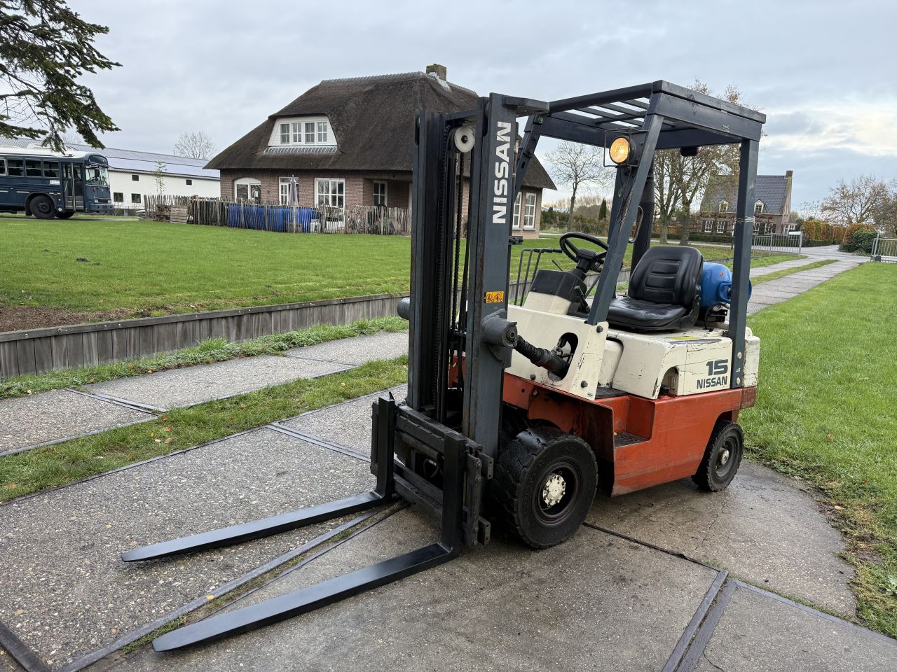 Nissan 1.5 tonner lpg heftruck automaat Sideshift verlichting