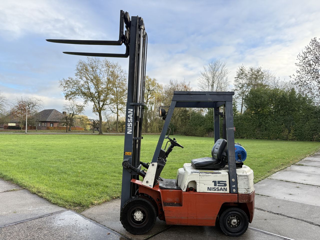 Nissan 1.5 tonner lpg heftruck automaat Sideshift verlichting