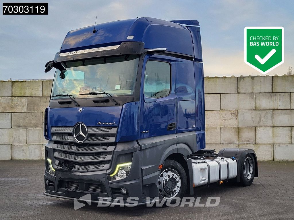 Mercedes Actros Actros 1845 4X2 GigaSpace Mega 2xTanks 80% Tyres