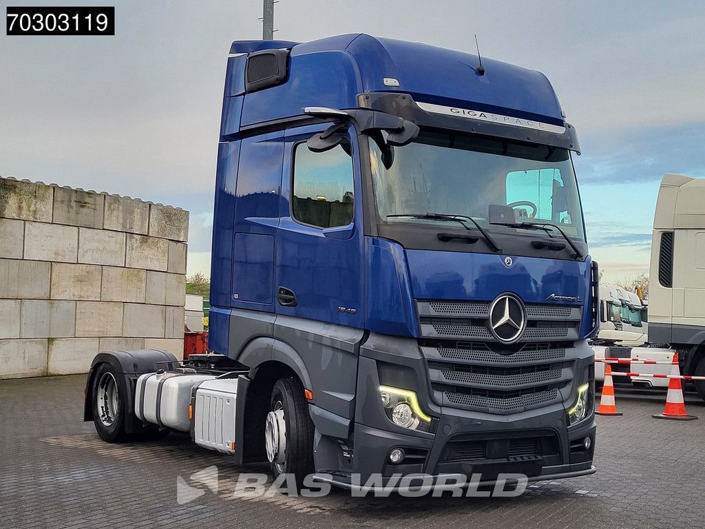 Mercedes Actros Actros 1845 4X2 GigaSpace Mega 2xTanks 80% Tyres