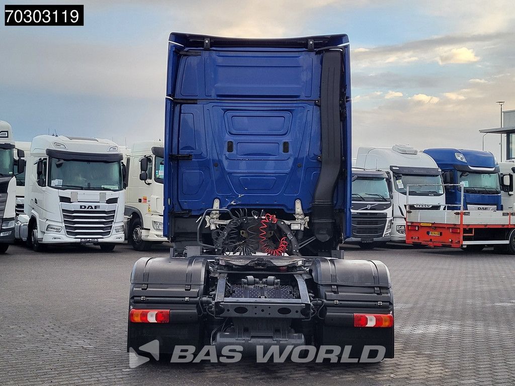 Mercedes Actros Actros 1845 4X2 GigaSpace Mega 2xTanks 80% Tyres