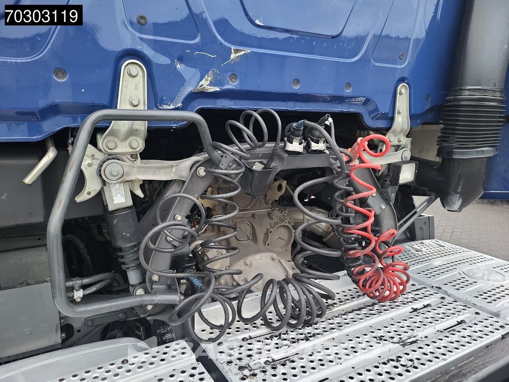 Mercedes Actros Actros 1845 4X2 GigaSpace Mega 2xTanks 80% Tyres