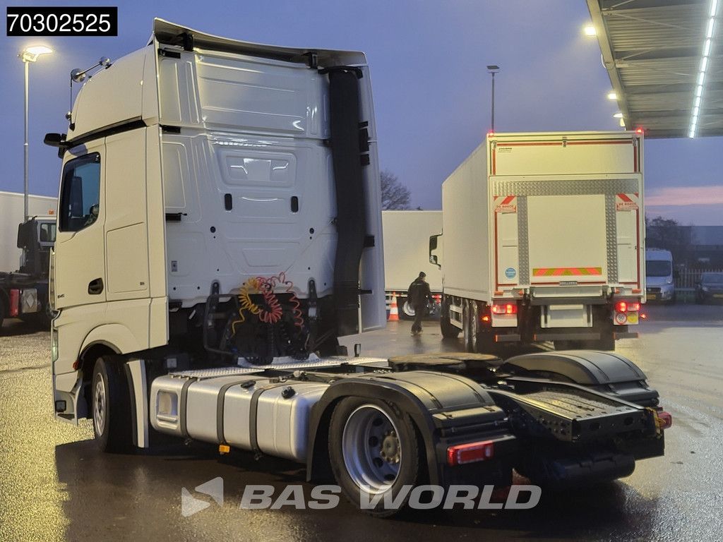 Mercedes Actros 1845 4X2 GigaSpace Mega Retarder 2xTanks ACC Standklima Euro 6