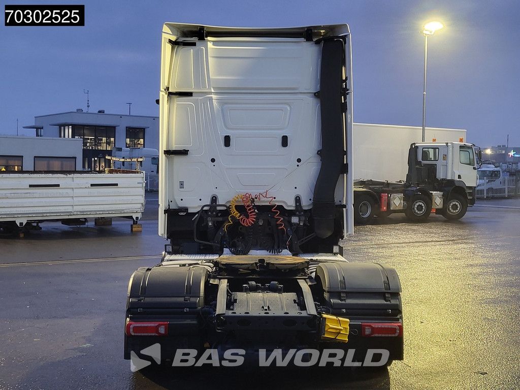 Mercedes Actros 1845 4X2 GigaSpace Mega Retarder 2xTanks ACC Standklima Euro 6