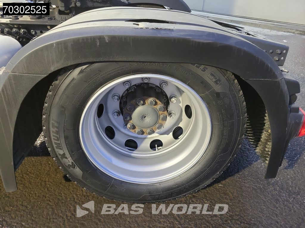 Mercedes Actros 1845 4X2 GigaSpace Mega Retarder 2xTanks ACC Standklima Euro 6