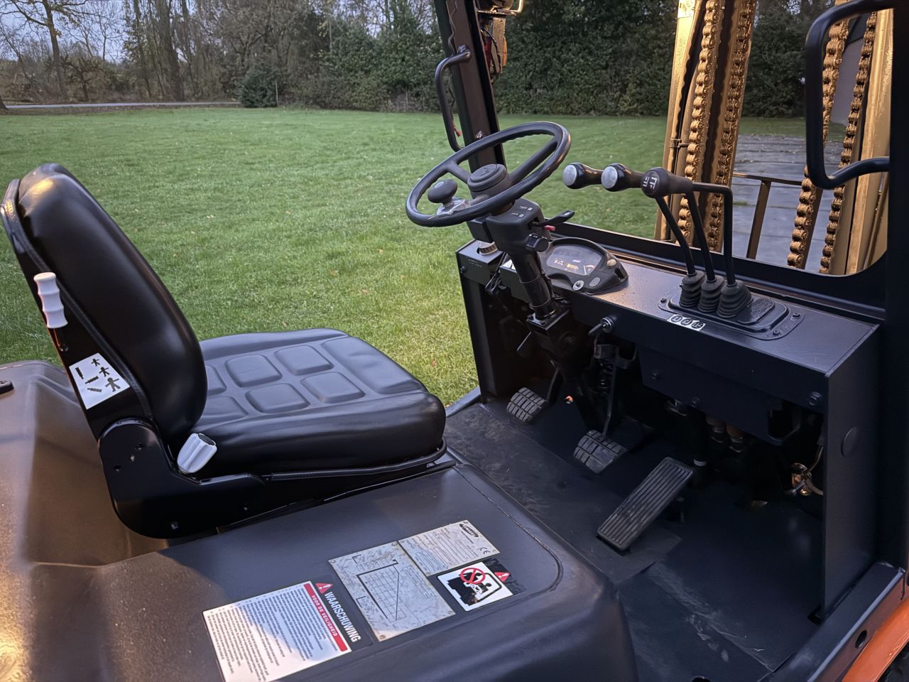 Doosan 2,5 tonner LPG heftruck automaat verlichting