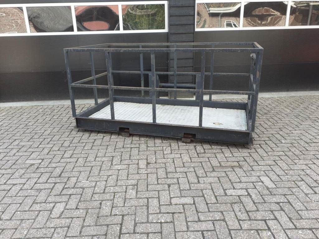 Manitou Merlo Bobcat Liebherr bak mast werktuigen landrol