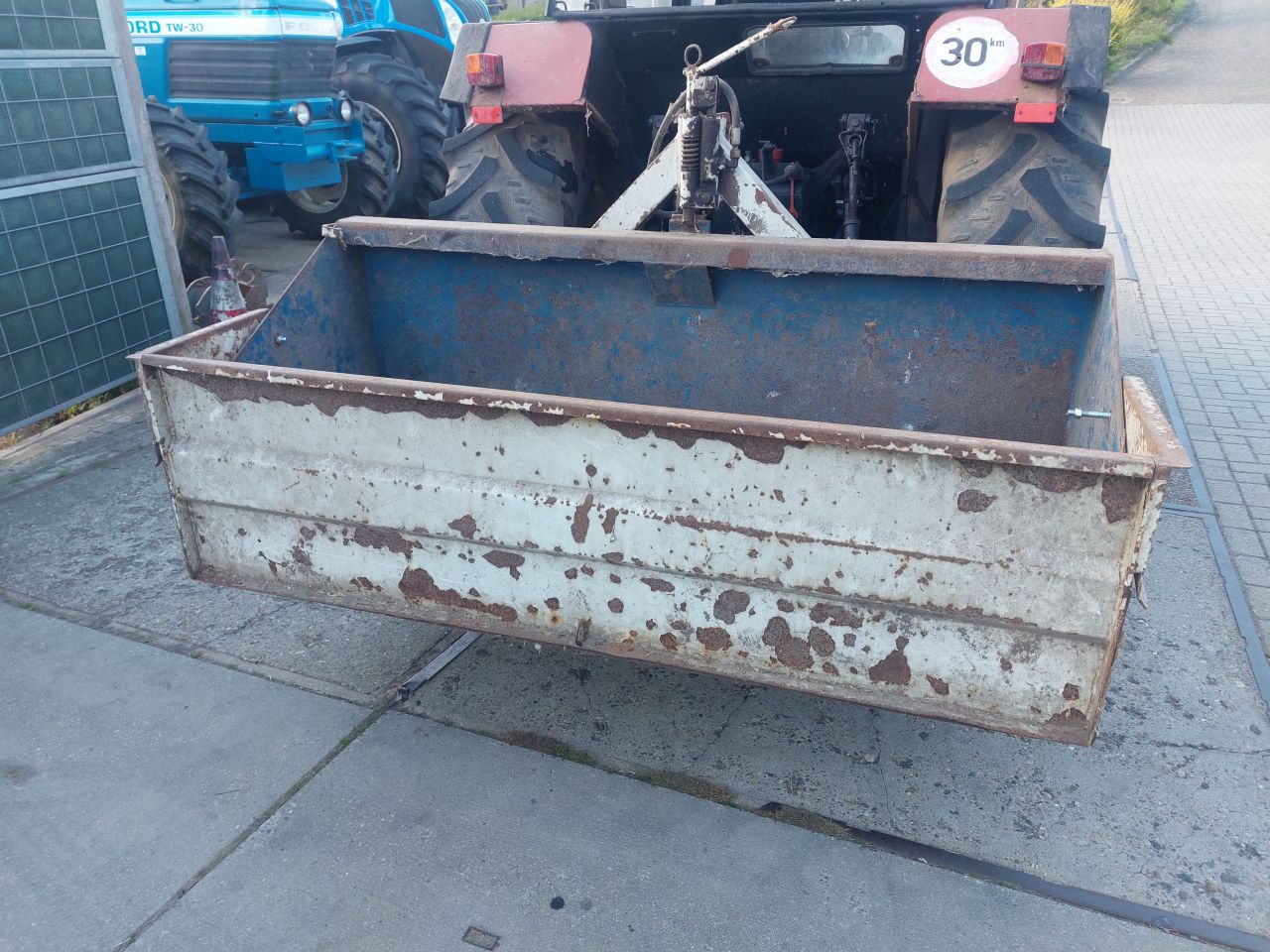 Grondbak en grondschaaf