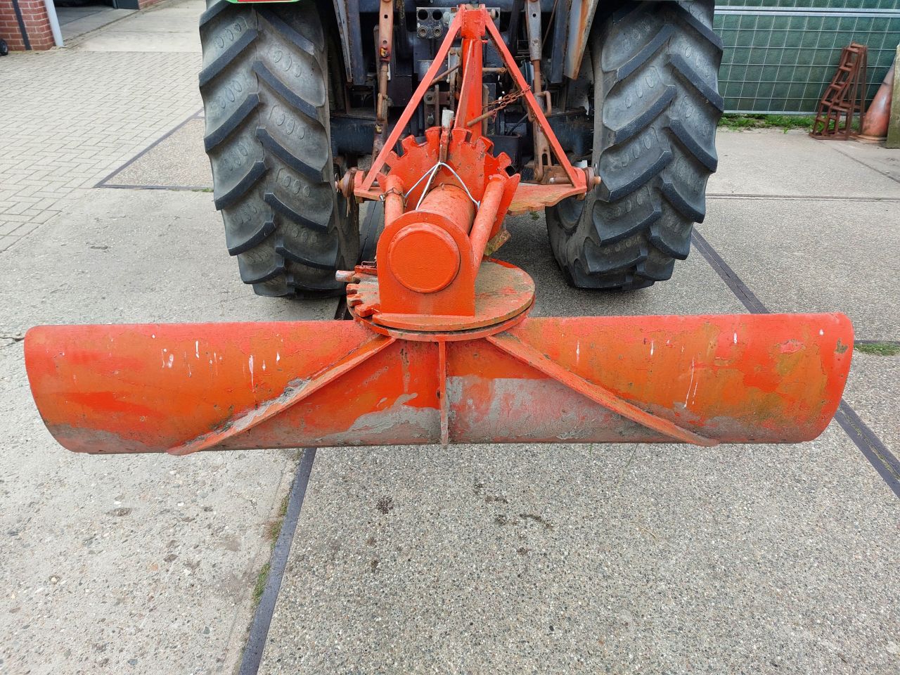 Grondbak en grondschaaf