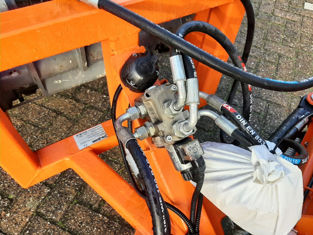 Sneeuwschuif 1,52m GiANT shovel / kniklader aansluiting V-model