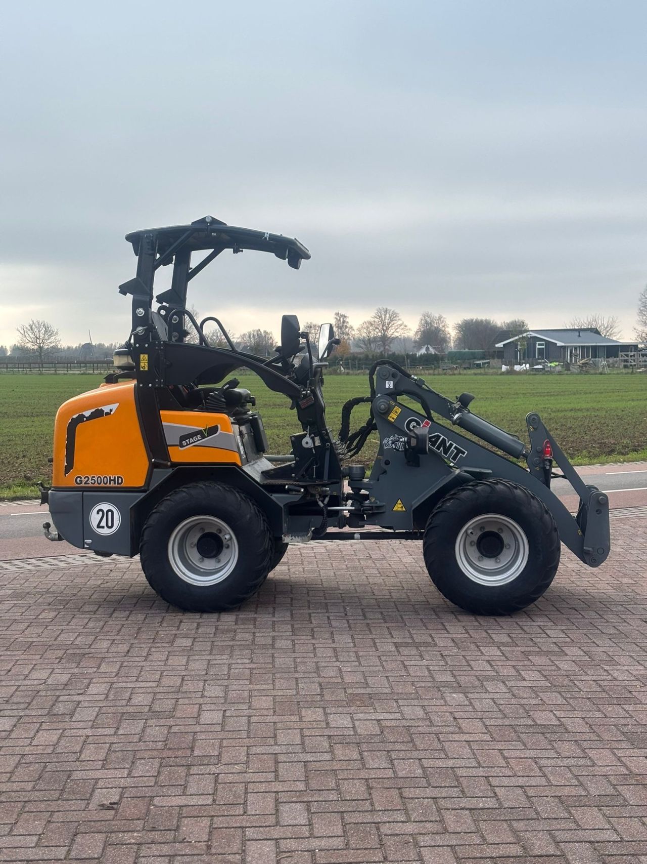 Giant g2500 extra HD pro inching ( 350 uur )