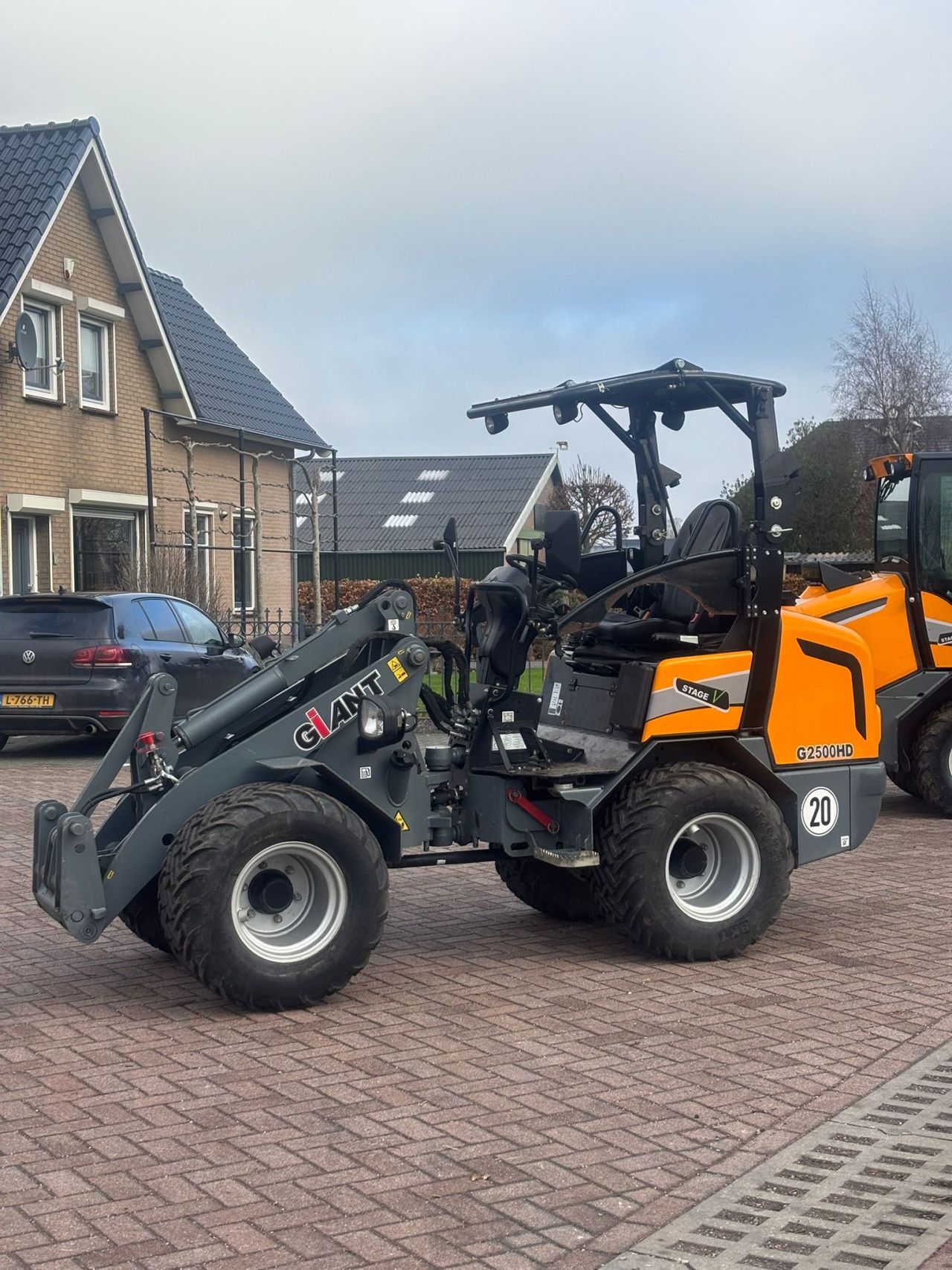 Giant g2500 extra HD pro inching ( 350 uur )