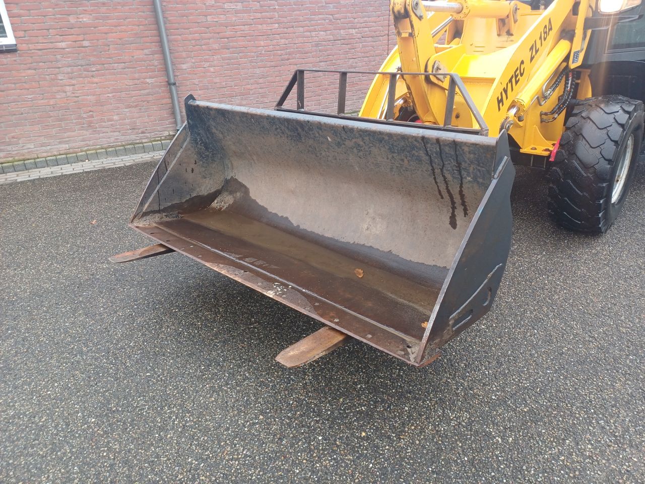 Hytec ZL10A shovel