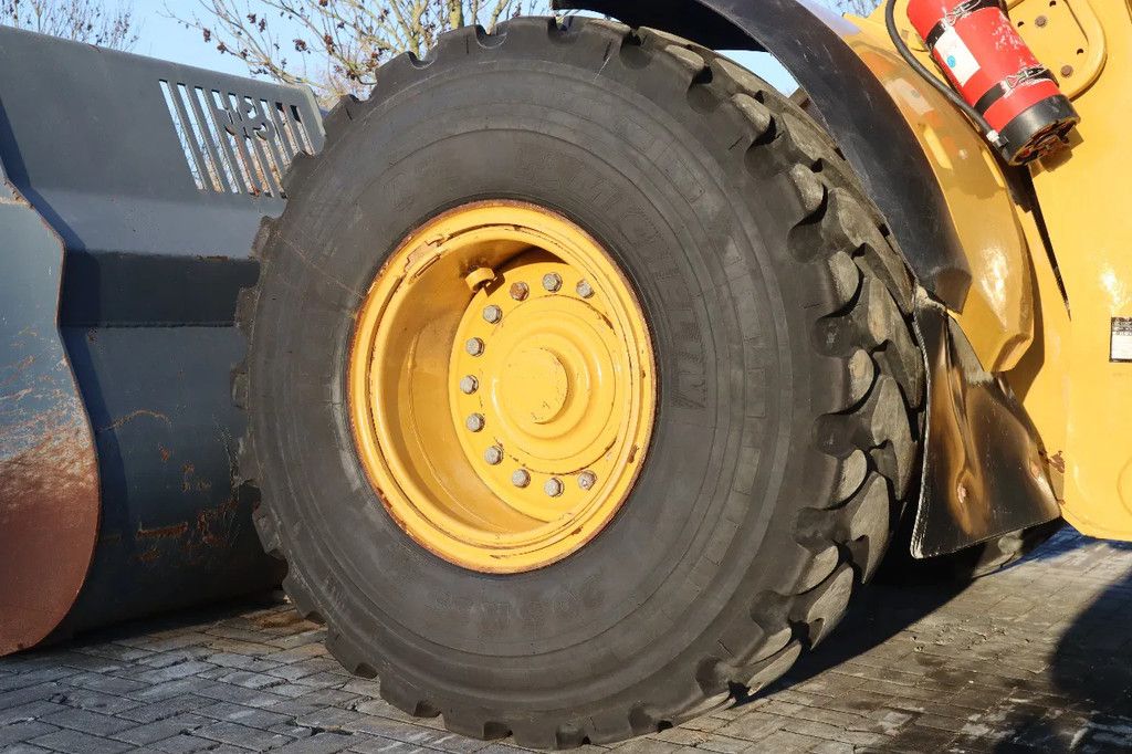 Caterpillar 938 M | 2X BUCKET | JIB | FORKS | BSS | GOOD CONDITION