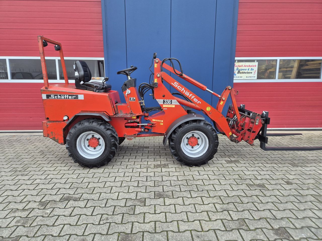 SCHAFFER 336 SHOVEL 36PK KUBOTA MET KENTEKEN