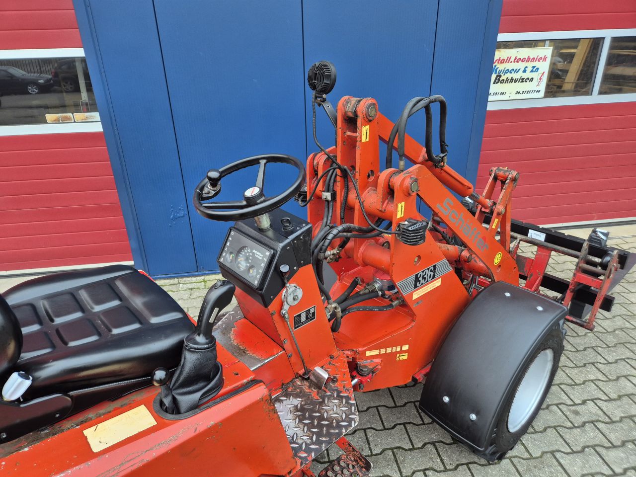 SCHAFFER 336 SHOVEL 36PK KUBOTA MET KENTEKEN