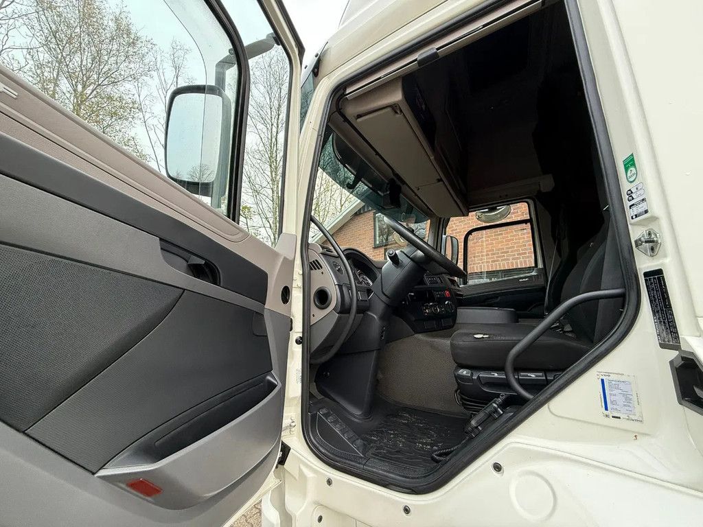 DAF CF 450 4X2 Space Cab LED Retarder Alcoa dura Bright 296.210 KM! German truck