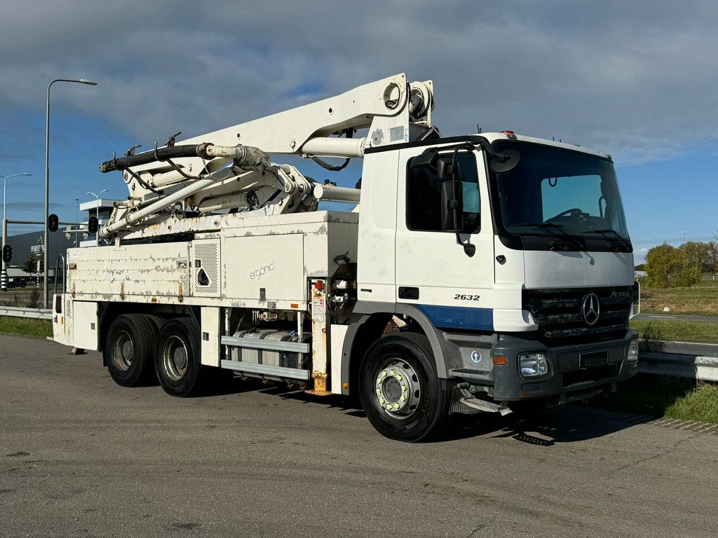 MercedesBenz Actros 2632 6x4 with Putzmeister BSF 24-4 11 24m concrete pump