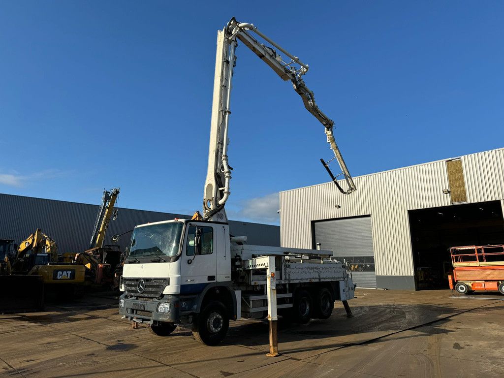 MercedesBenz Actros 2632 6x4 with Putzmeister BSF 24-4 11 24m concrete pump