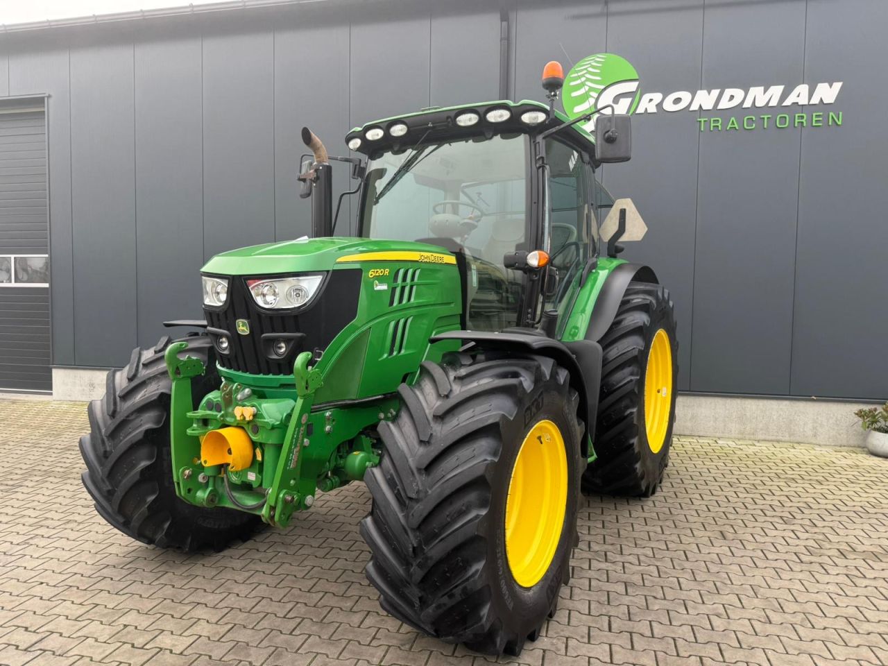 John Deere 6120R AQ