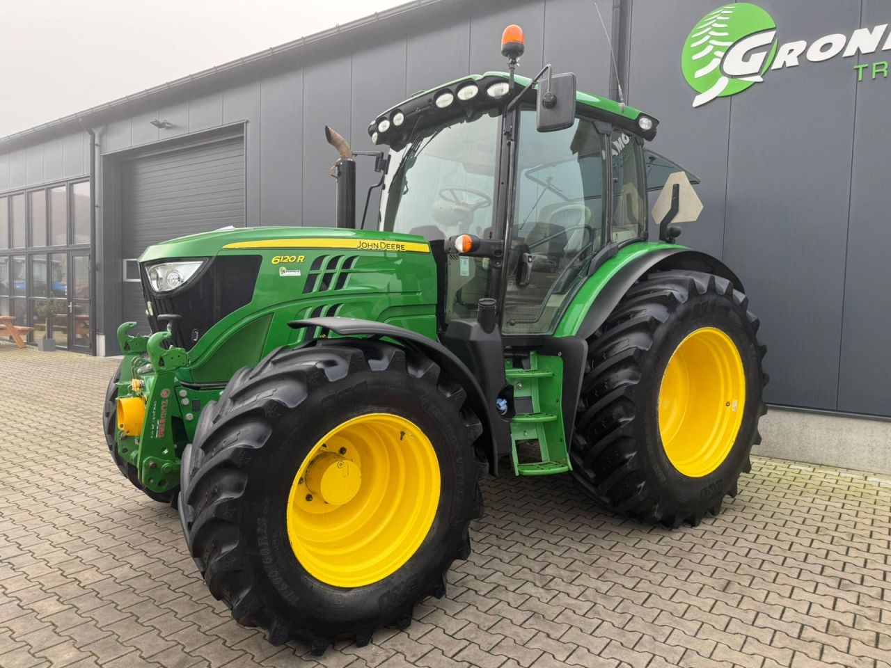 John Deere 6120R AQ