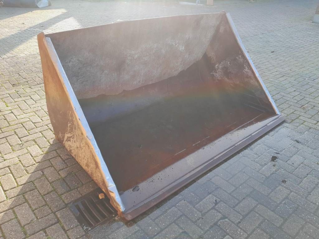 Manitou volumebak 240cm