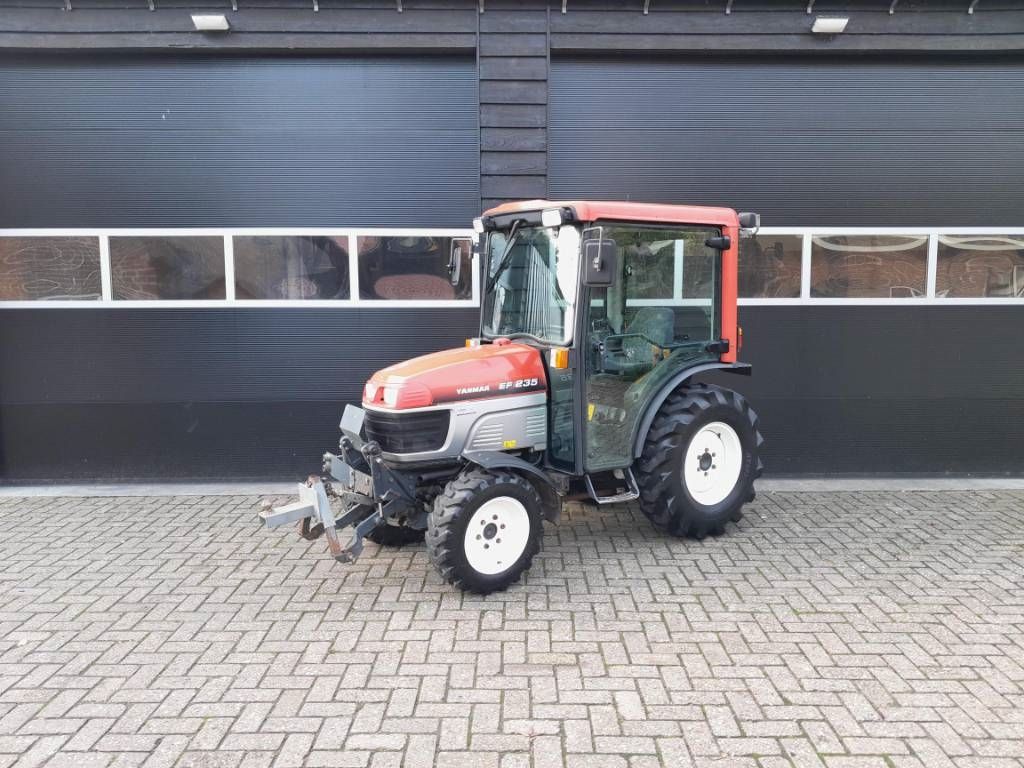 Yanmar EF 235 HST Hydrostaat - midi trekker - 30km/h