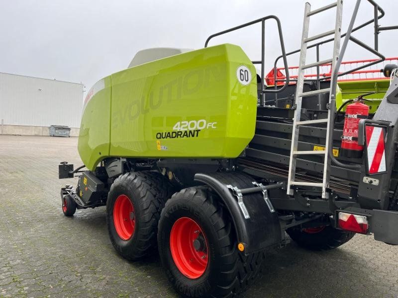 Claas QUADRANT 4200 FC T+ST