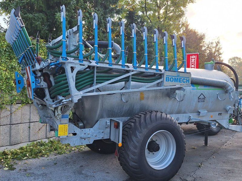 Bauer Vakuumfass V81 mit Bomech Schleppschuhverteiler