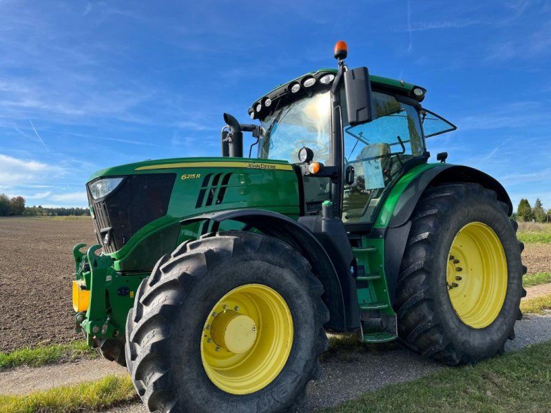John Deere 6215R
