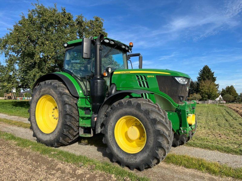 John Deere 6215R