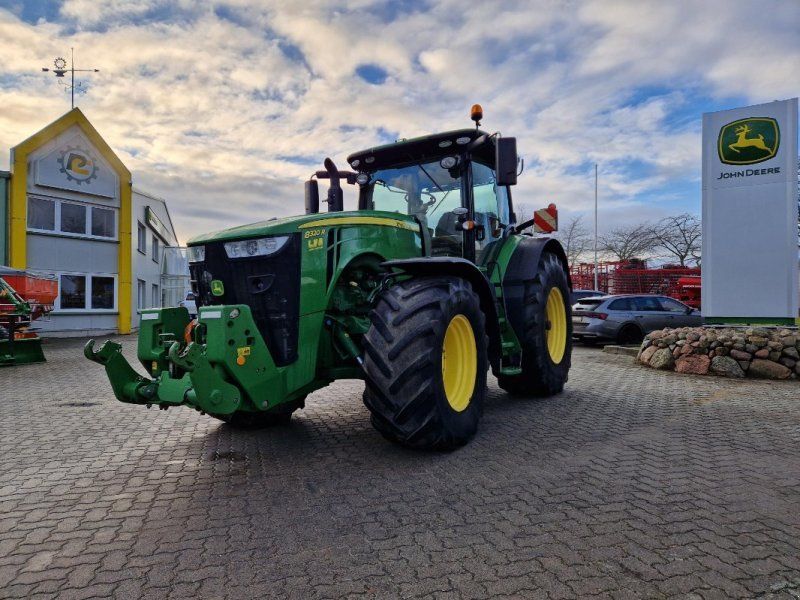John Deere 8320R
