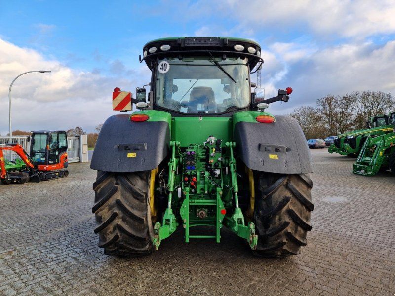 John Deere 8320R