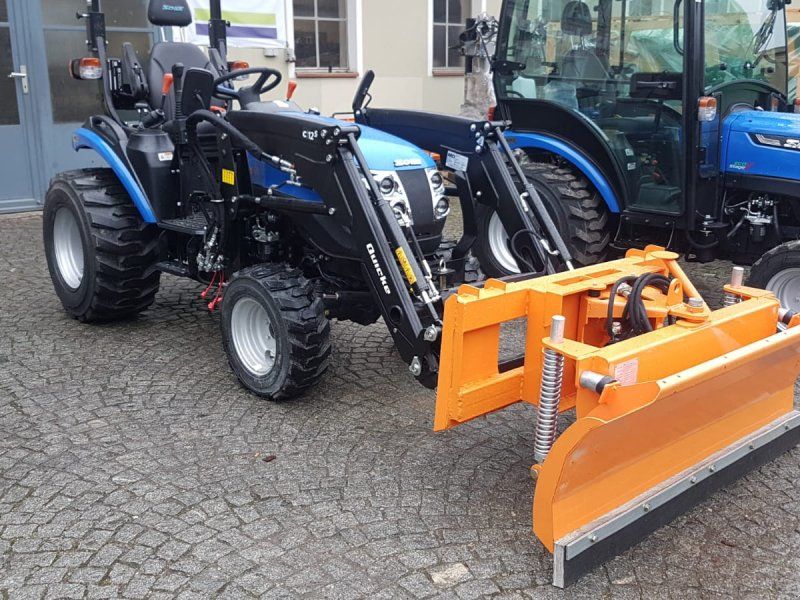 Solis 26 9+9 + Alö Quicke C12s Frontlader + Schneeräumschild + Straßen