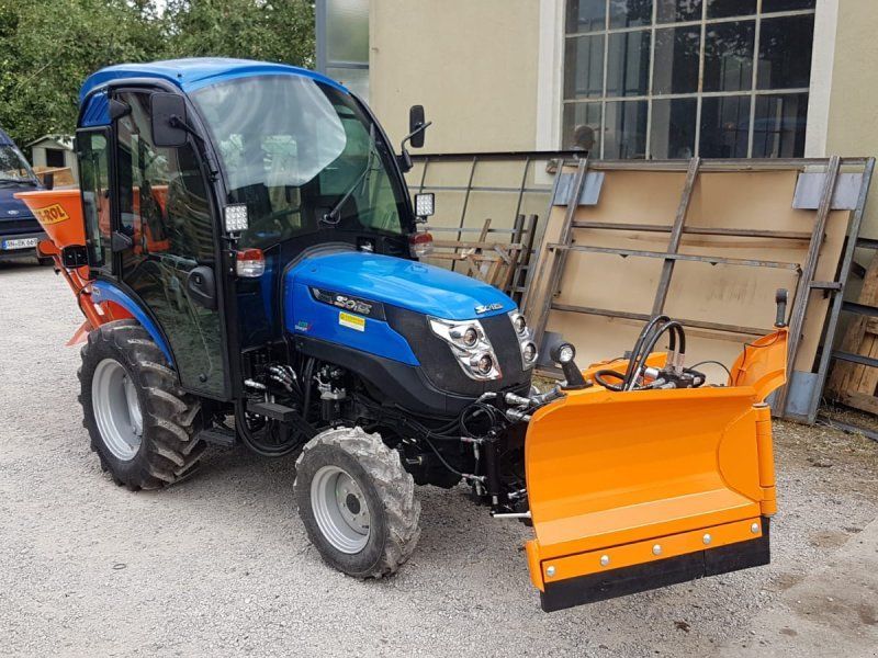 Solis 26 HST + Kabine + V-Pflug Schneeschild + Salzstreuer + Zulassung