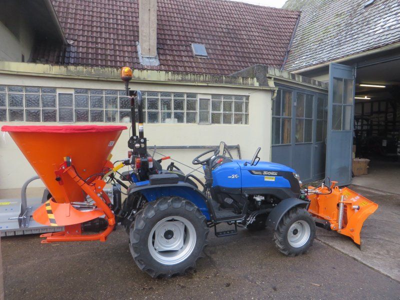 Solis 26 + Winterdienstpaket (Schneeräumschild & Salzstreuer) Aktion N