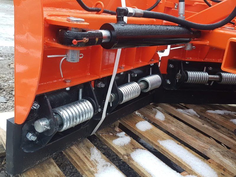 V-150 Vario  + elektrisches Steuergerät Räumschild Wi