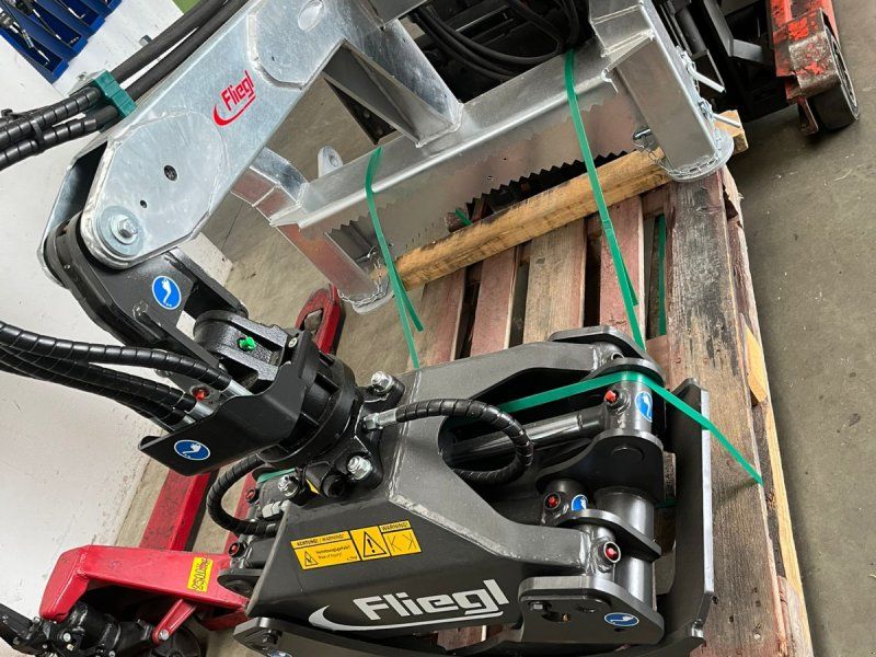 Fliegl RZ 185 Rückezange hydraulisch