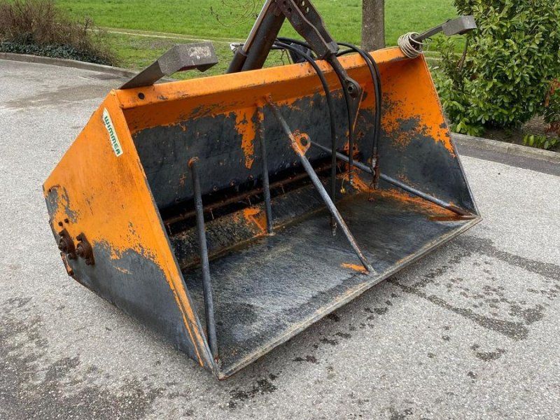 Lesnik Splittstreuer 1300L(er Splittstreuer)