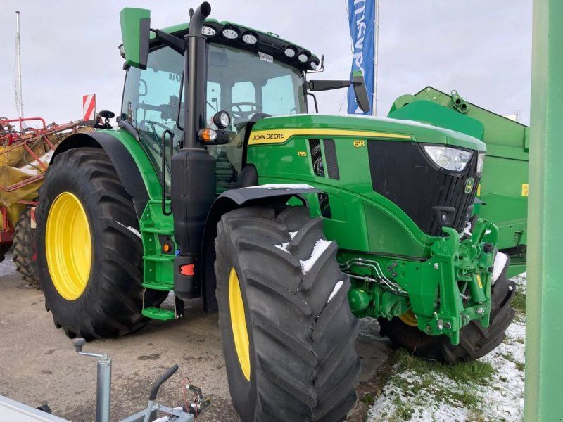 John Deere 6R 195