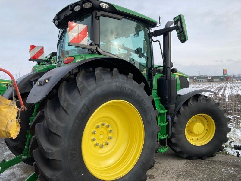 John Deere 6R 195