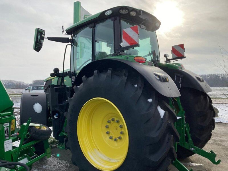 John Deere 6R 195