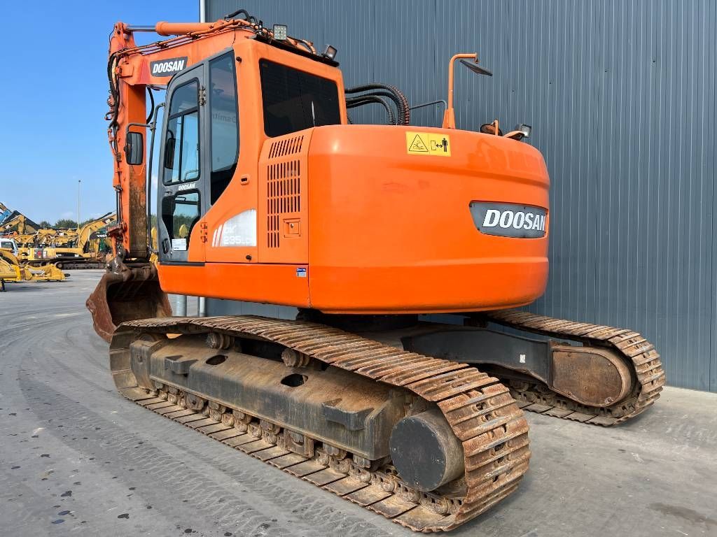 Doosan DX235LCR