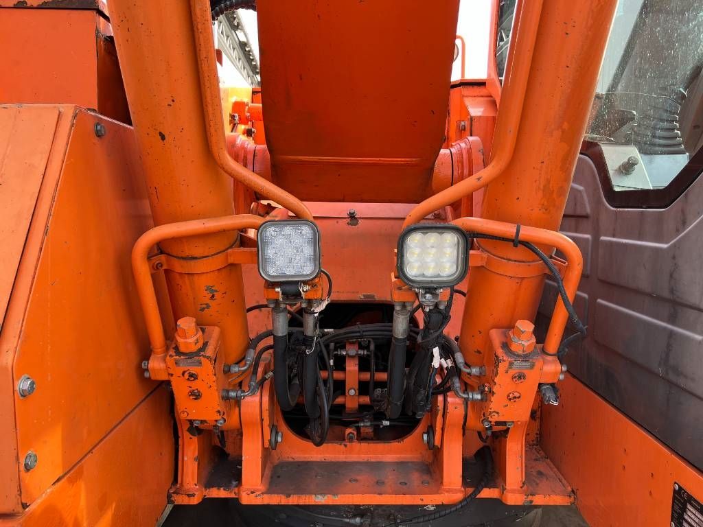 Doosan DX235LCR