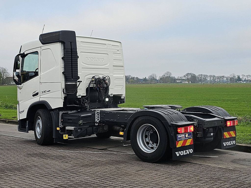 VOLVO FM 330 3077 km like new!!