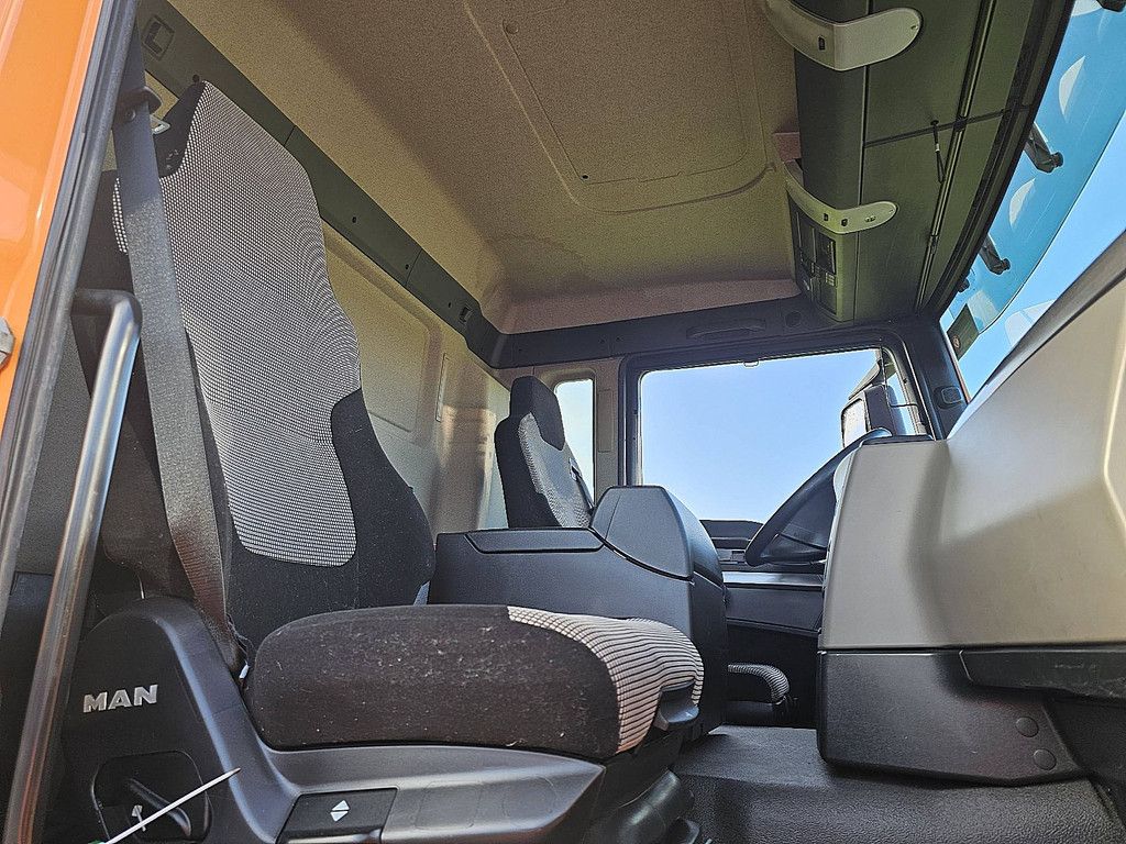 M.A.N. 26.420 TGS 6x2/4 adr at 285tkm