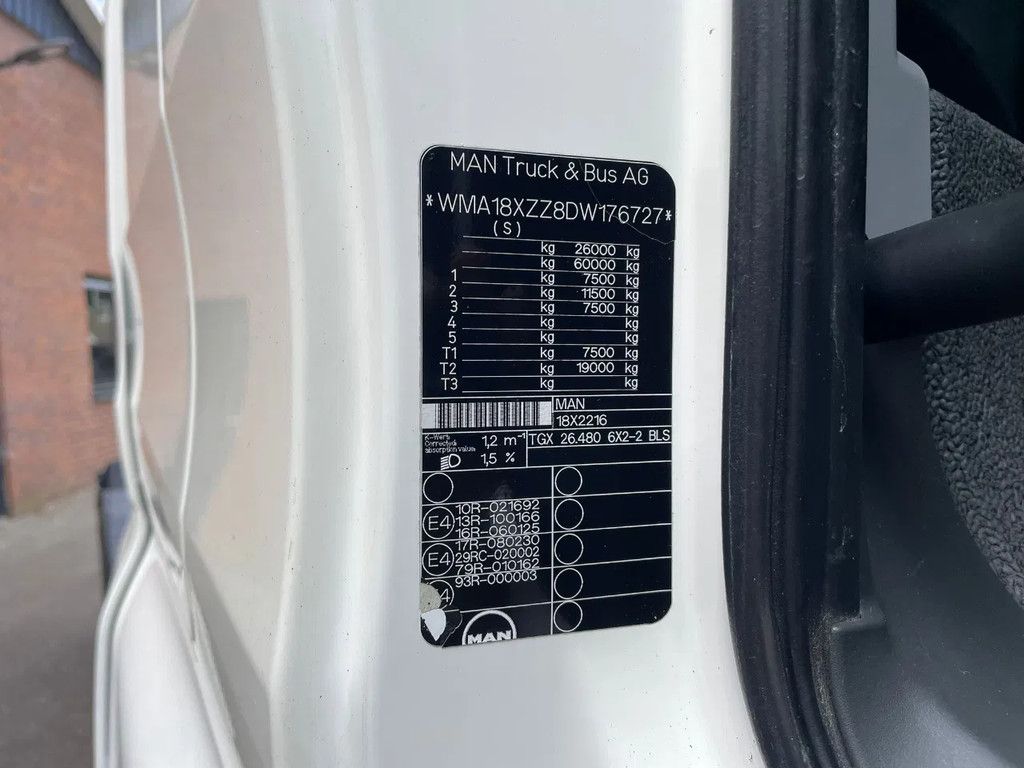 MAN TGX 26.480 6X2 Liftas EURO 5 Hangeschakeld/Manual