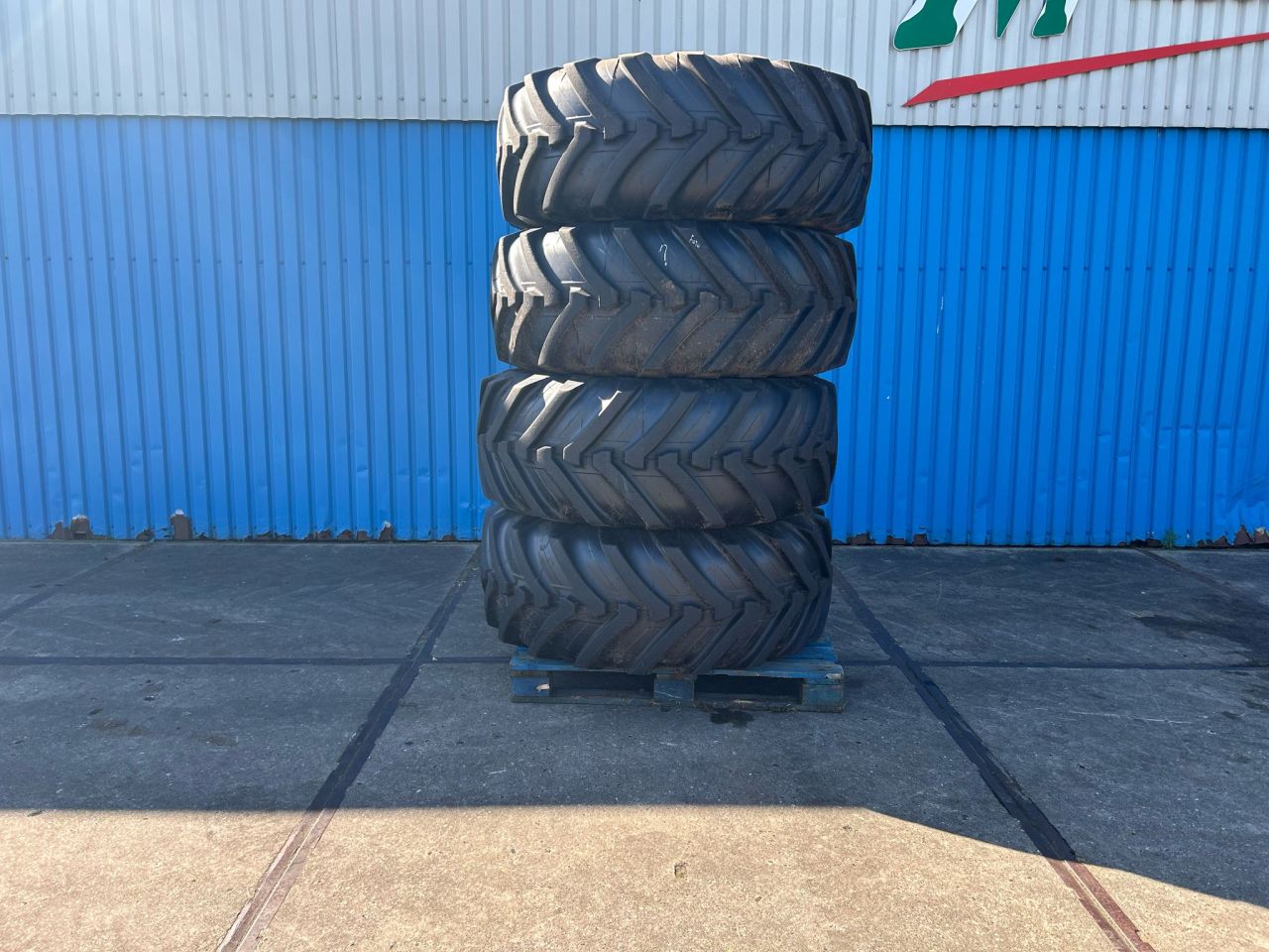 4x Michelin 480/80R26 XMCL op 12 gaats JCB velgen