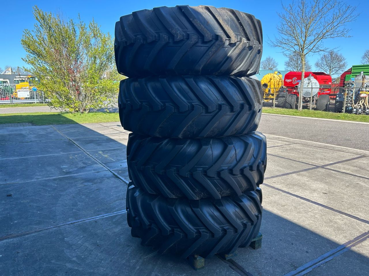 4x Michelin 480/80R26 XMCL op 12 gaats JCB velgen