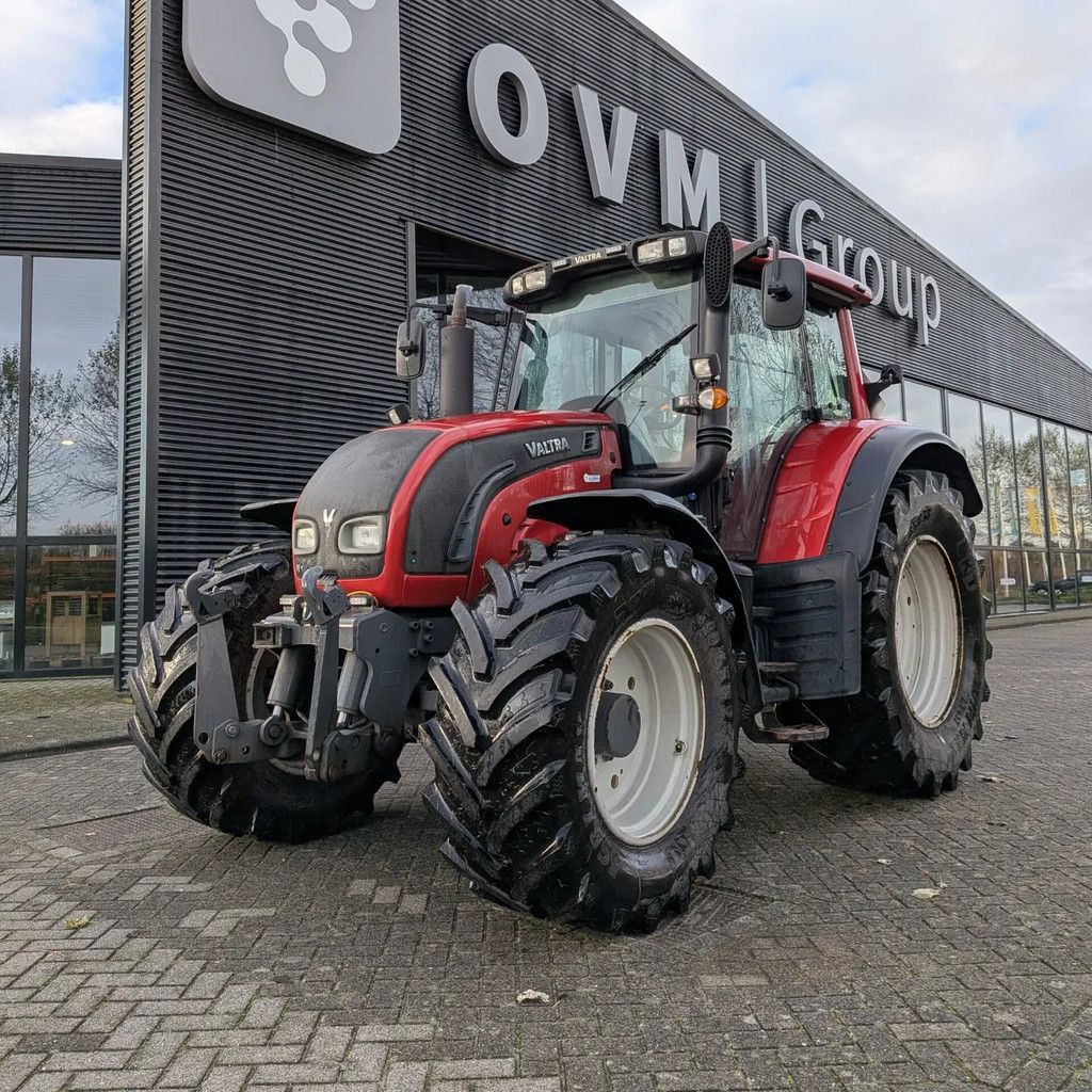 Valtra N142 N142